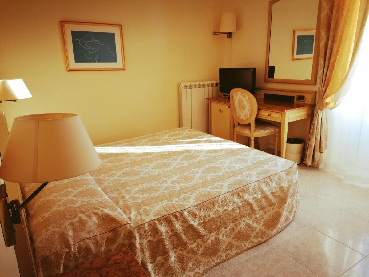 Ena Hotel Аренцано Екстериор снимка