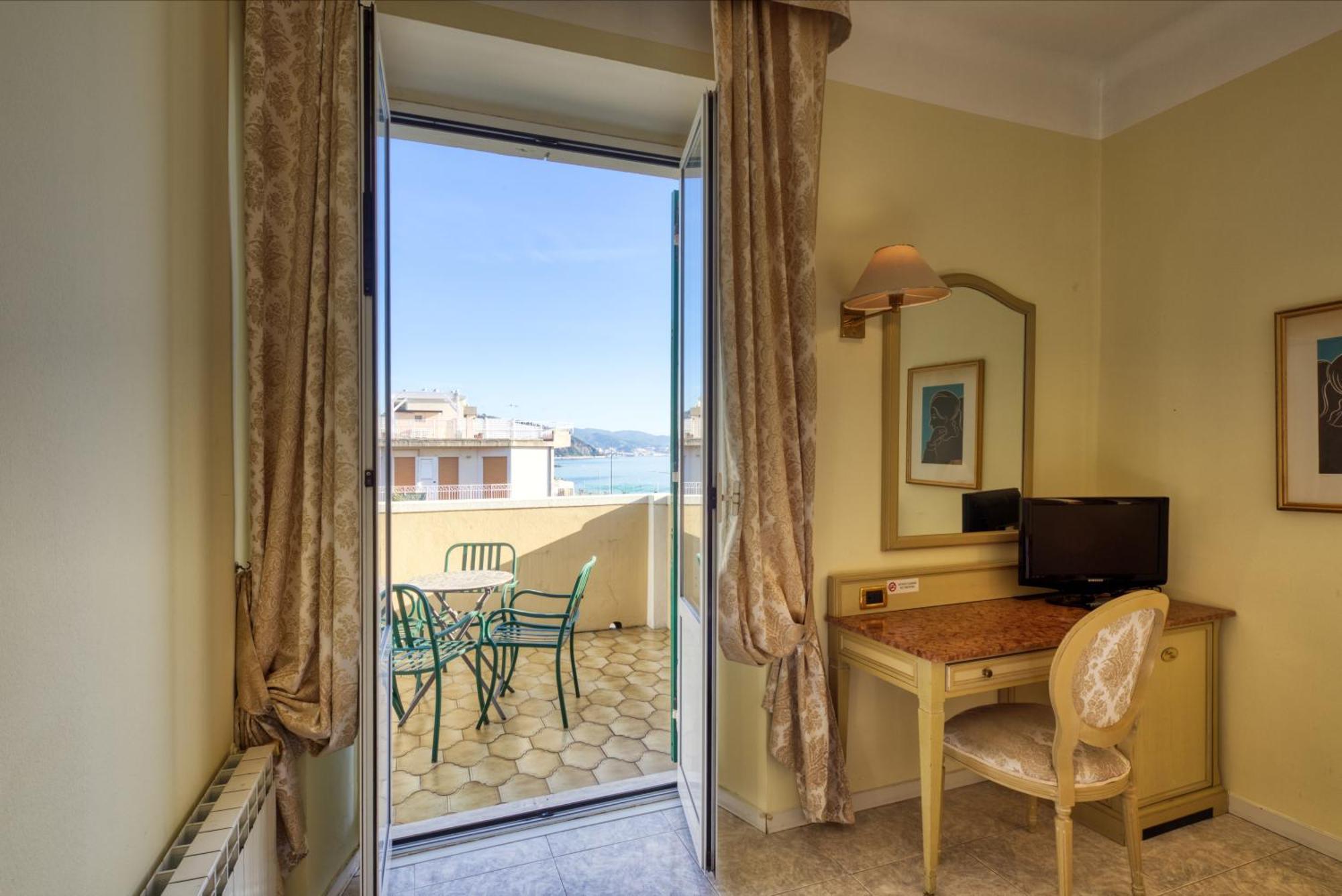 Ena Hotel Аренцано Екстериор снимка