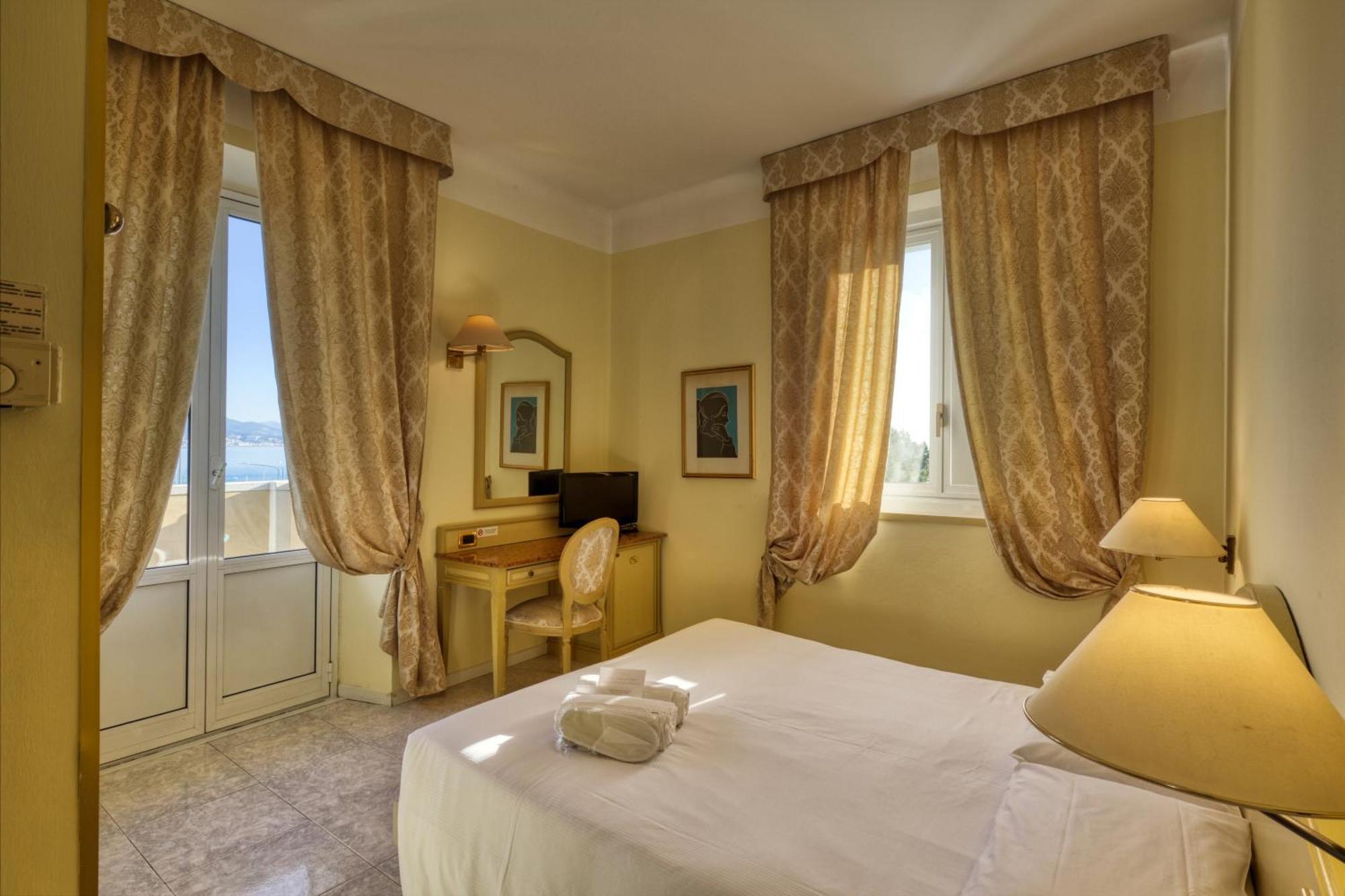 Ena Hotel Аренцано Екстериор снимка