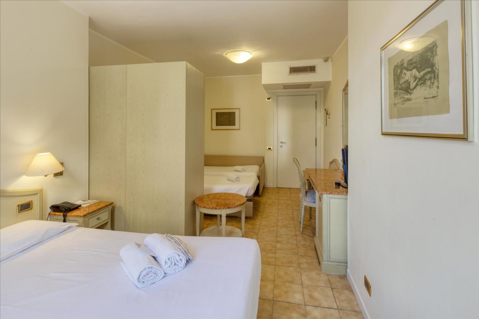 Ena Hotel Аренцано Екстериор снимка
