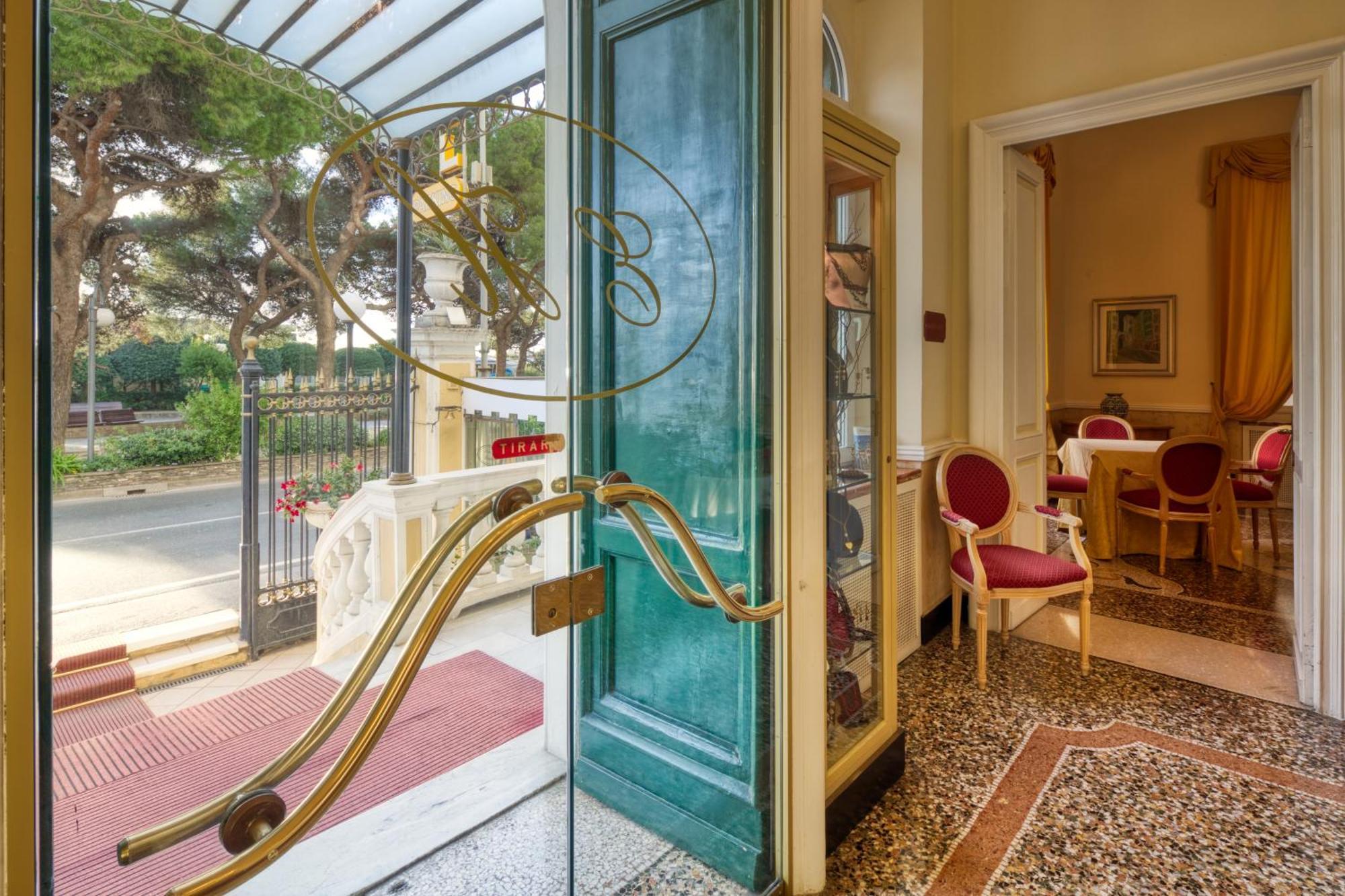 Ena Hotel Аренцано Екстериор снимка