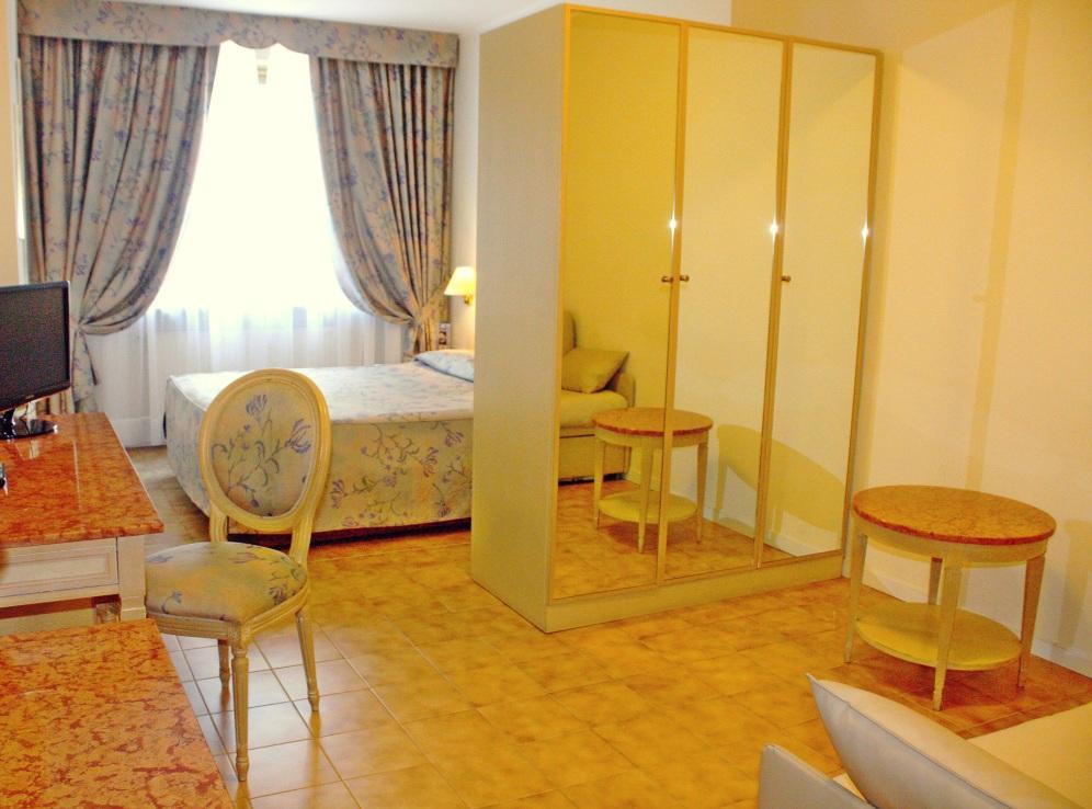 Ena Hotel Аренцано Екстериор снимка